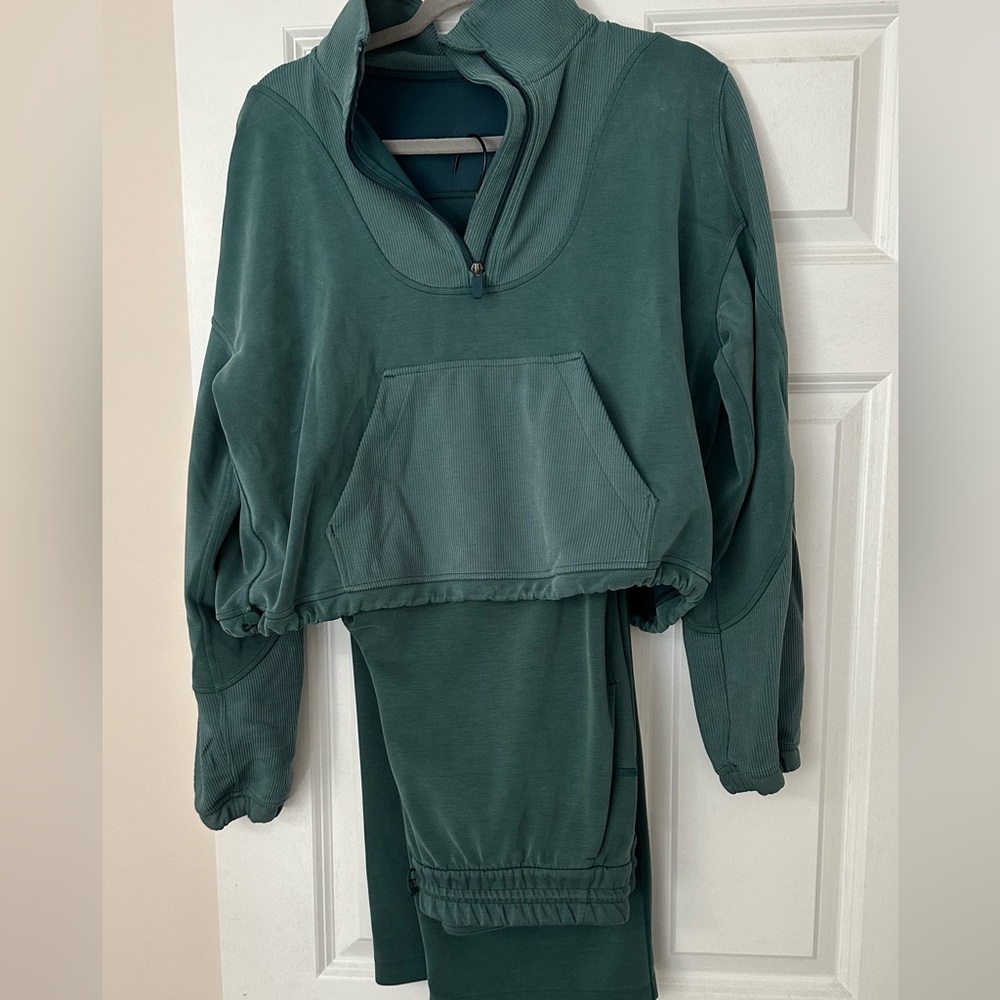 Lululemon quarter zip scuba